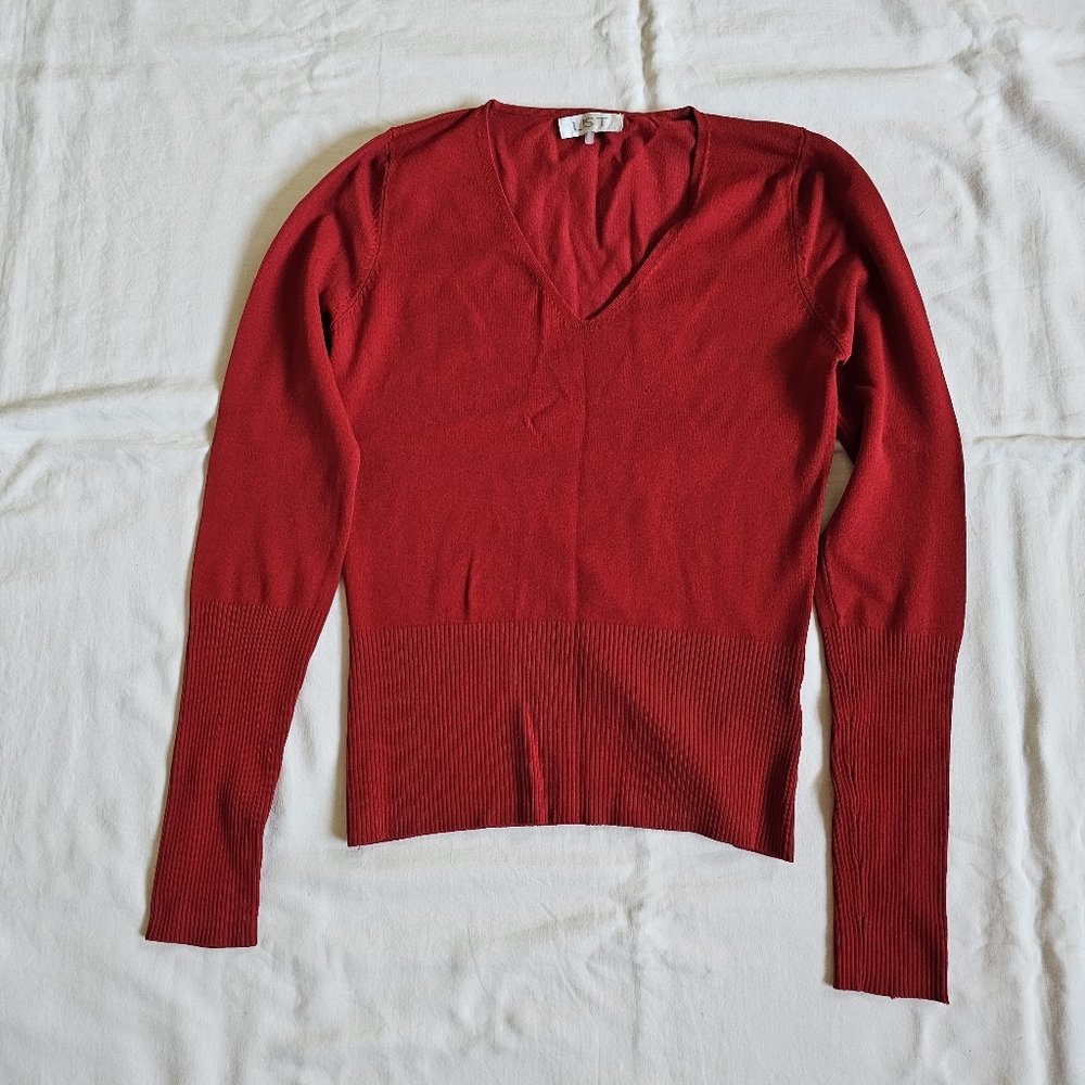 List Vintage Red Sweater
